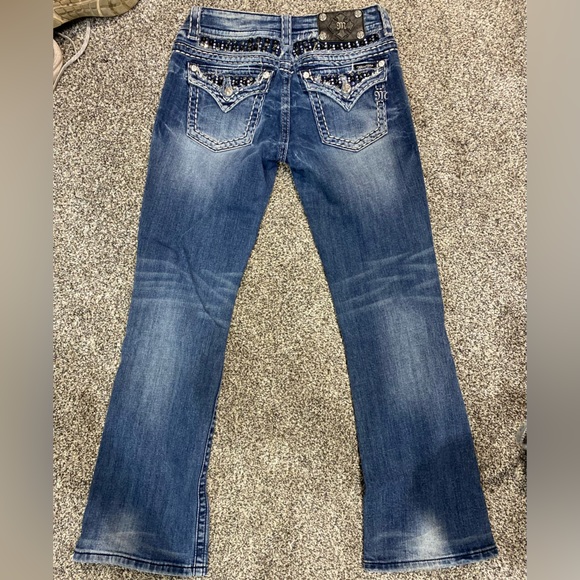 Miss Me Women’s boot cut jeans. Like new barely worn size 27 - Picture 2 of 5
